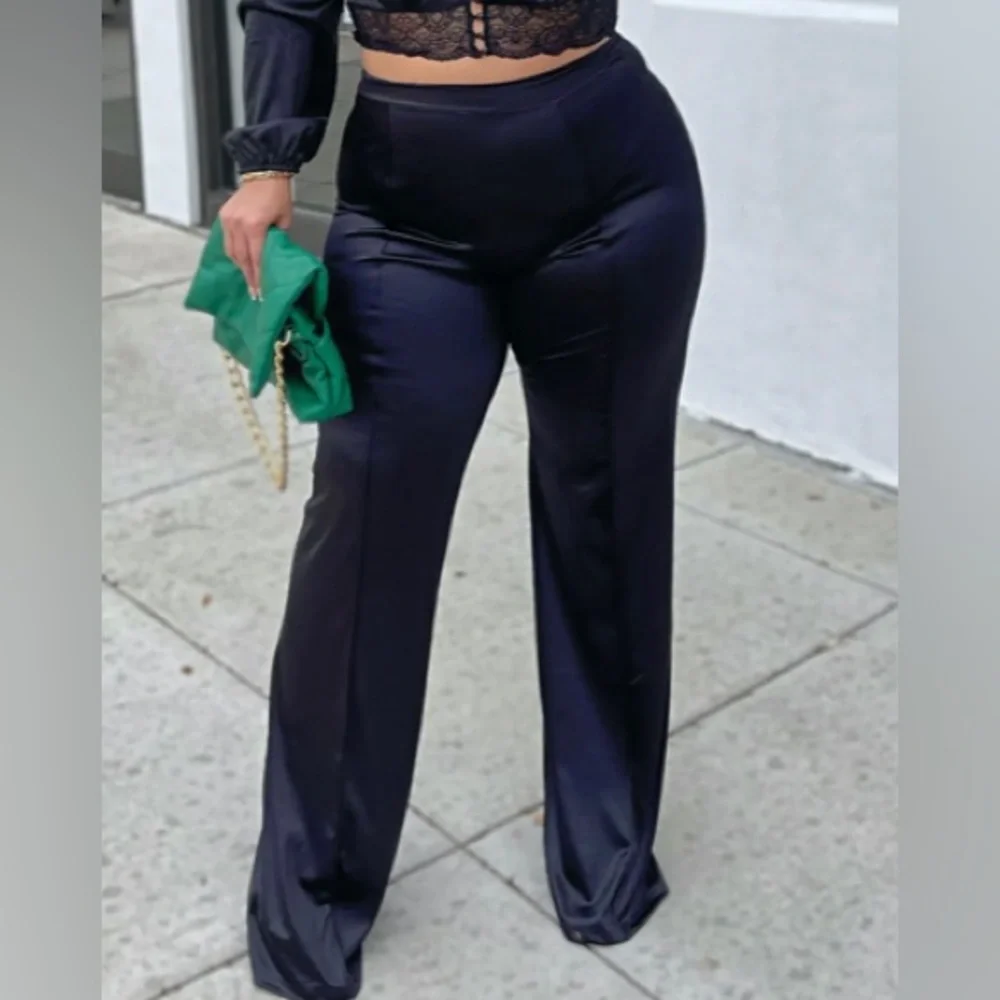 1X Satin Black Wide Leg Pant - Picture 5 of 5